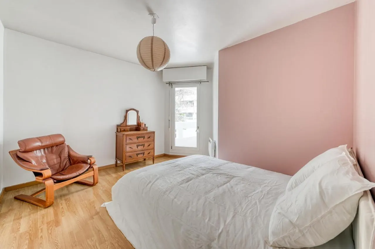 아파트 3 Bedroom With Balconies *