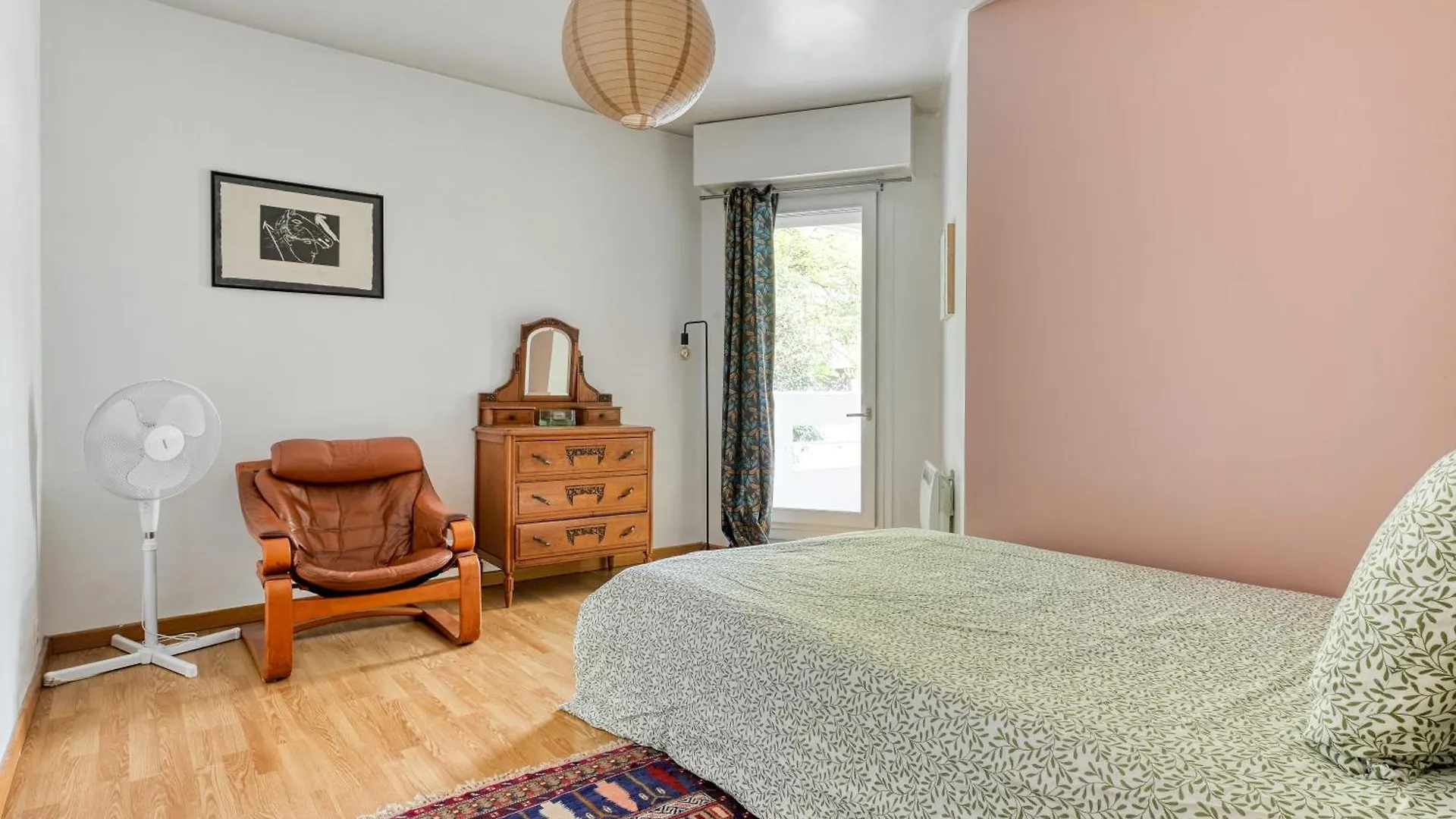 3 Bedroom With Balconies 아파트 파리