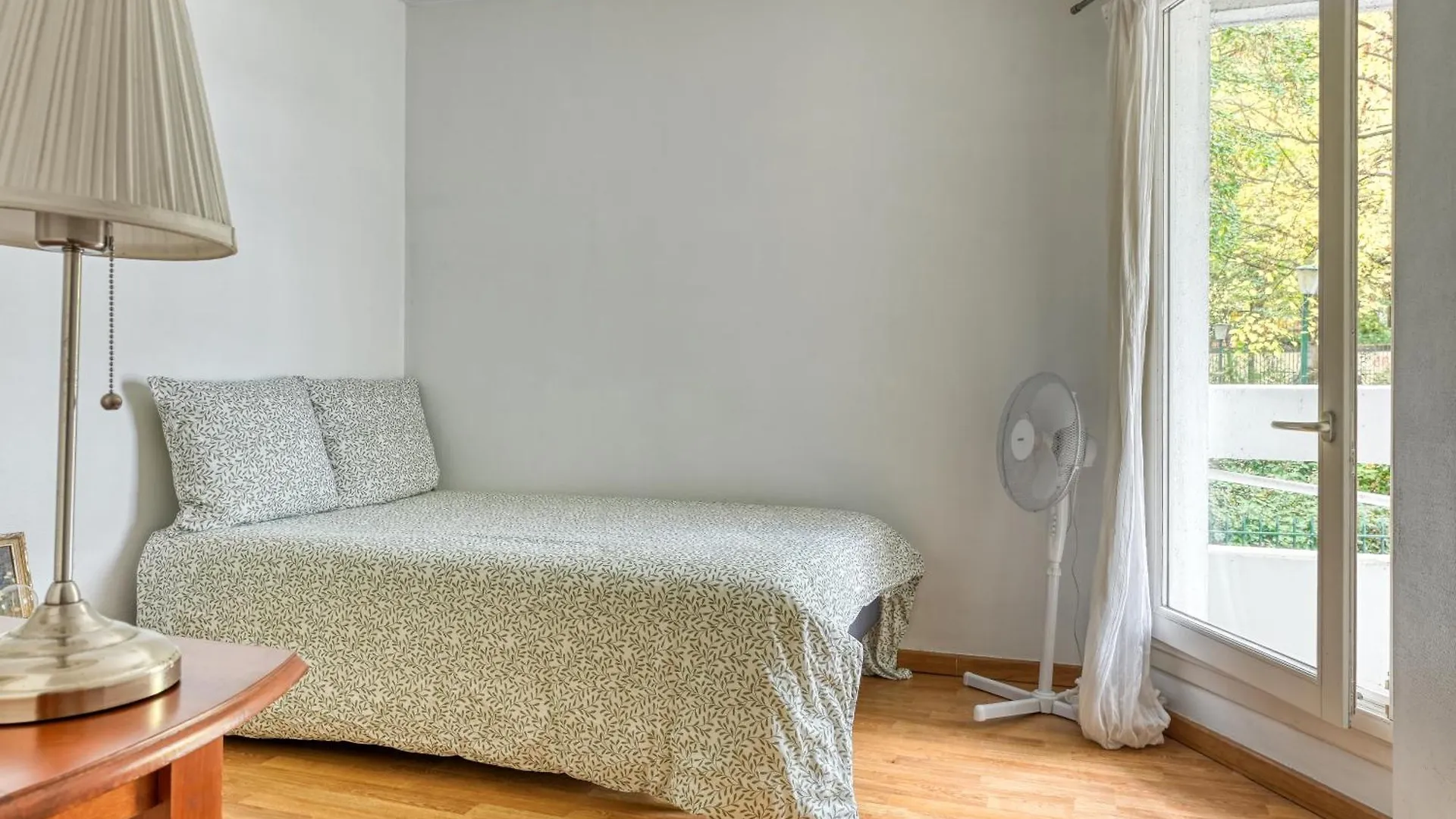 3 Bedroom With Balconies 파리